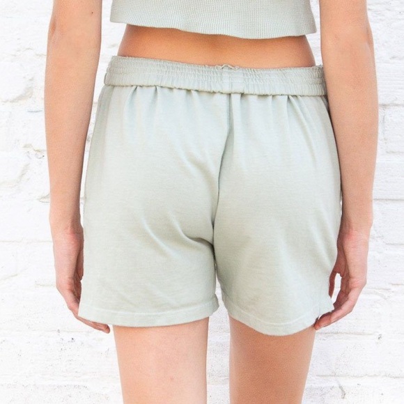 (SOLD) Rosa Sweatshorts - Picture 3 of 4